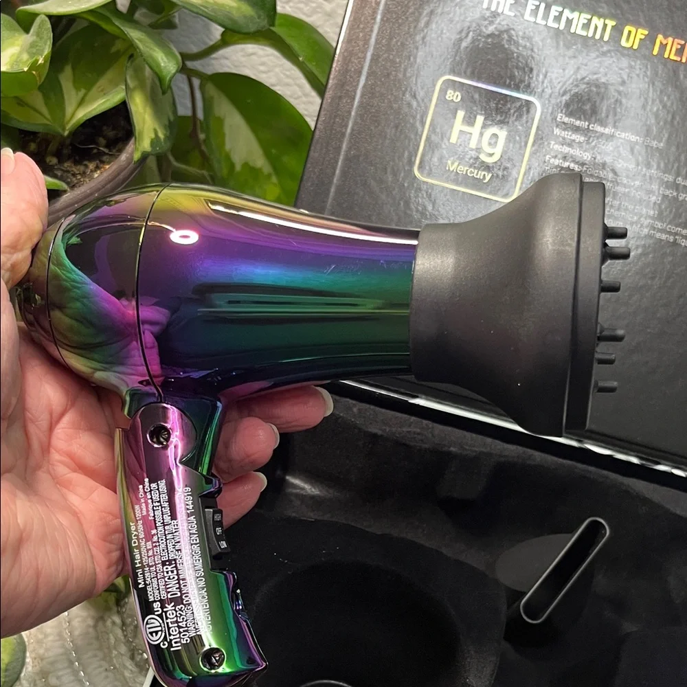 🎉HP🎉NIB Aria Beauty Metallic Elements Mini Blow Dryer